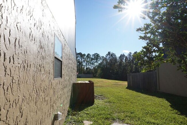 Building Photo - 3/2 townhome Near NAS Jax