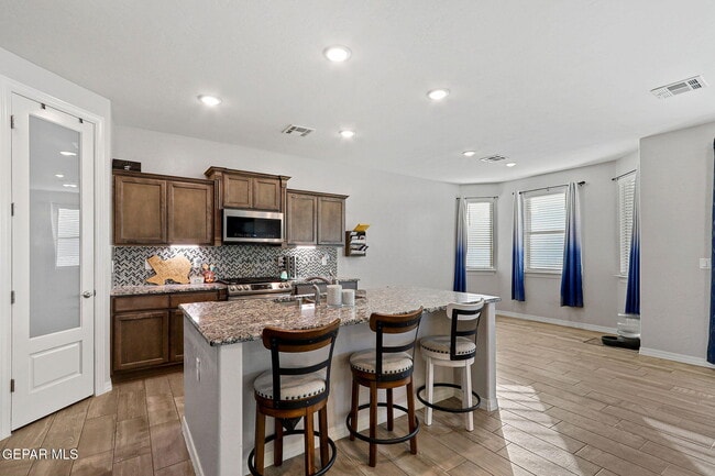 Building Photo - 883 Crystal Rook Dr