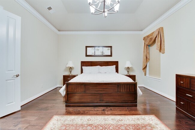 Building Photo - 2011 Flower Garden Ln