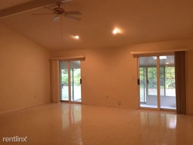 Building Photo - 33736 Hathaway