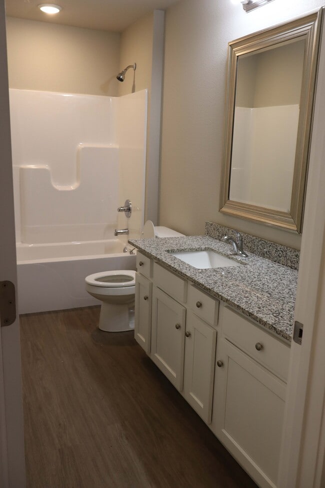 Building Photo - 1328 Seals St