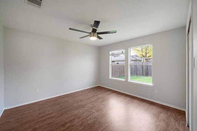 Building Photo - 3002 Crownover St