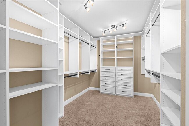 Building Photo - 100 Speckle Park Dr