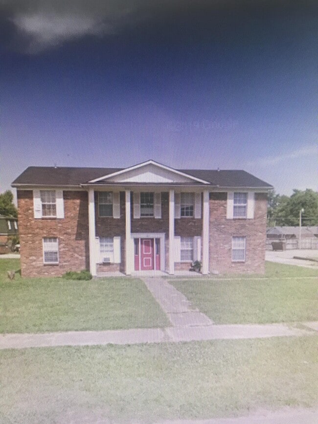 Building Photo - 104 Daffodil Dr
