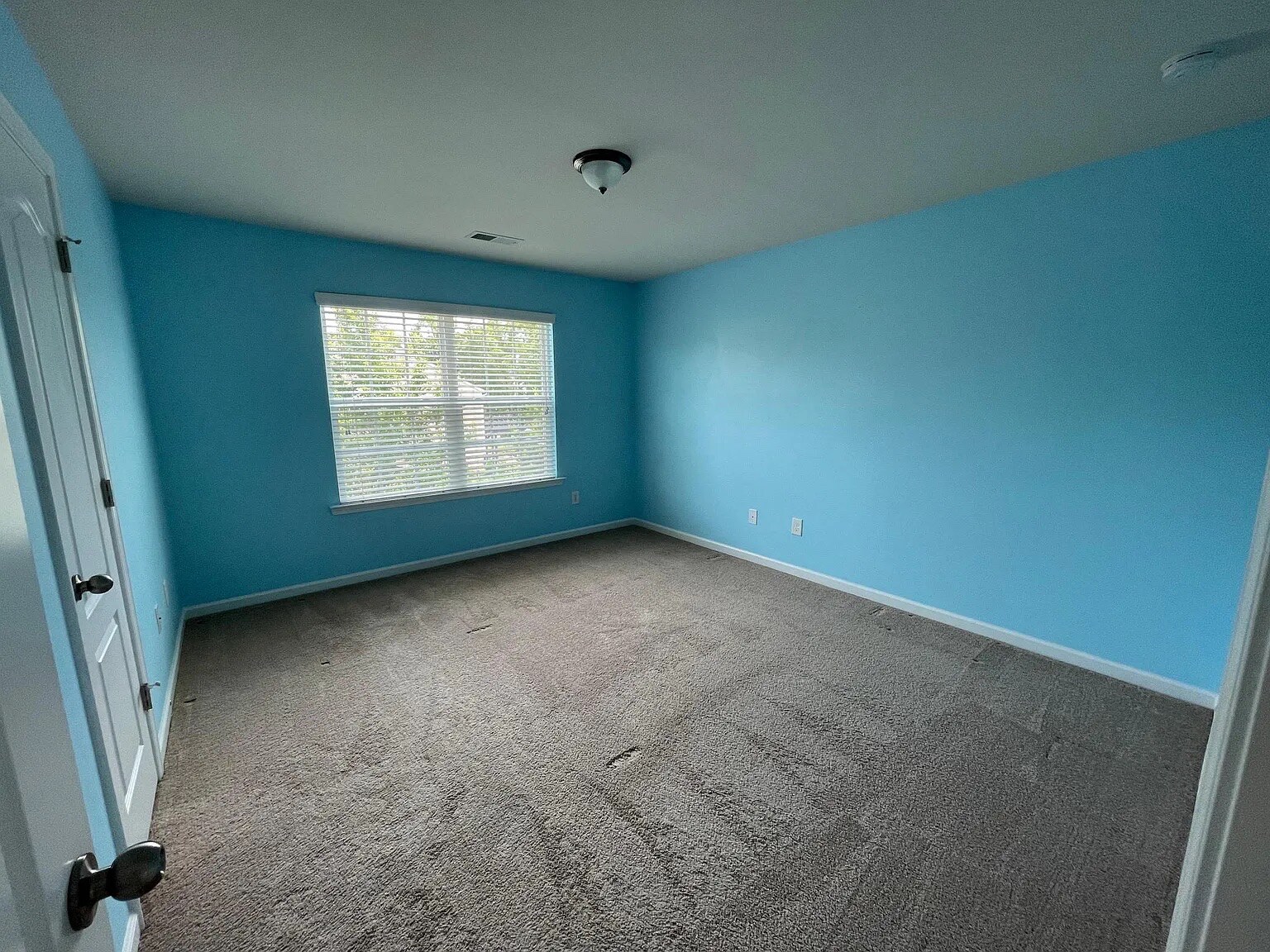 Building Photo - Room in House on Agnew Dr