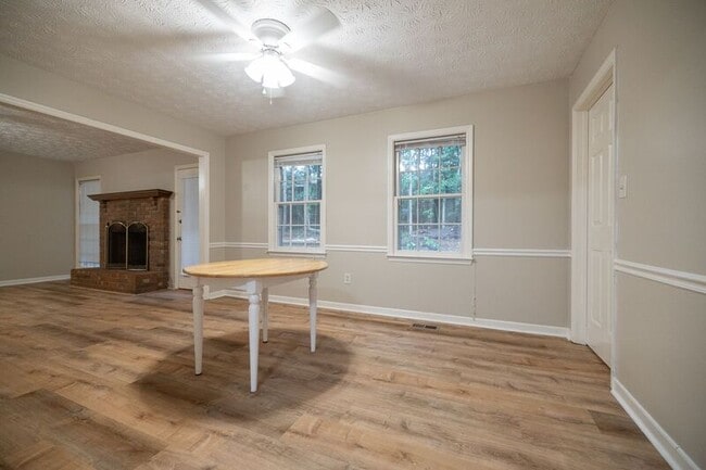 Building Photo - 1151 Brookwood Dr