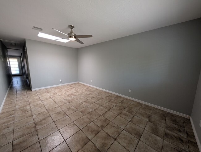 Building Photo - 3 Bedroom 2.5 Bathroom Cavalier Palms House