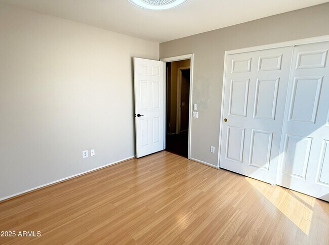 Building Photo - 15618 N 12th Ave
