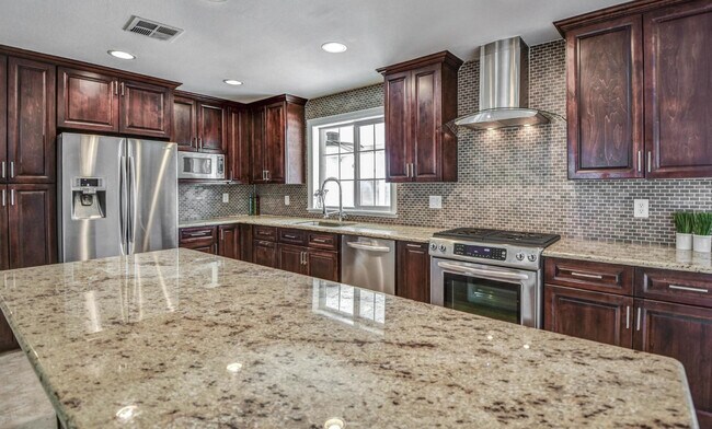 Building Photo - 21 E McKinley St