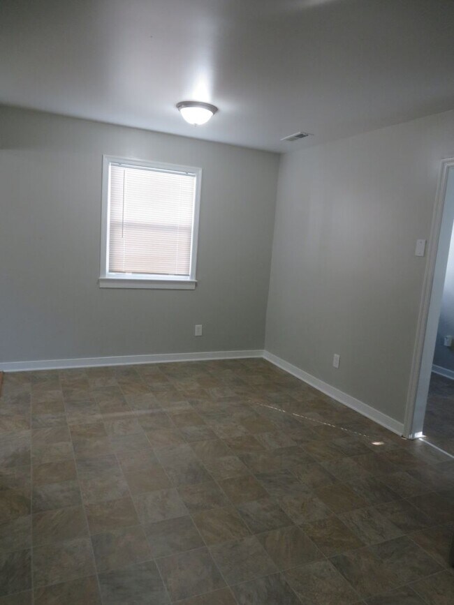 Building Photo - Hopewell