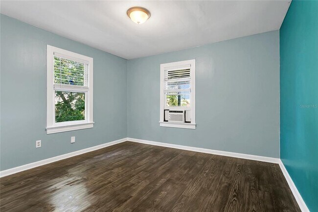 Building Photo - 1204 34th St