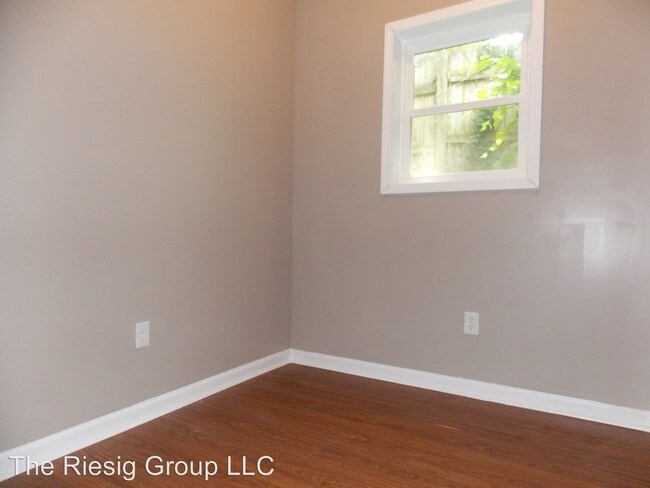 Building Photo - 550 Smith St