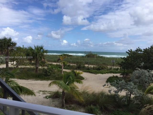 Building Photo - 9225 Collins Ave