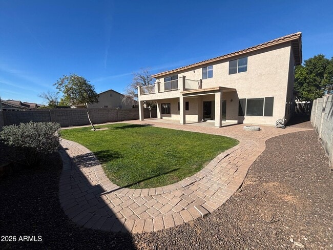 Building Photo - 12849 W Weldon Ave