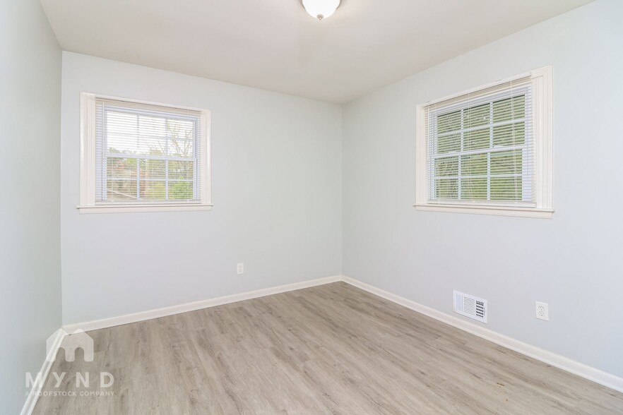 Building Photo - 4262 Cottage Ln
