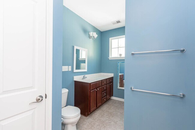 Building Photo - 2404 Leytonstone Dr