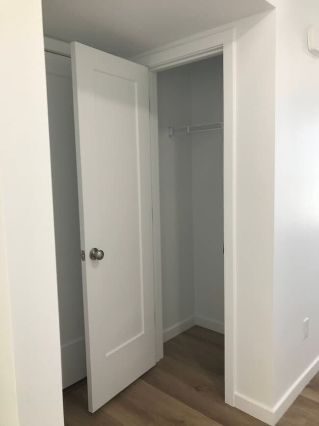 Building Photo - Executive Rental -  4 Bedroom 3 Baths