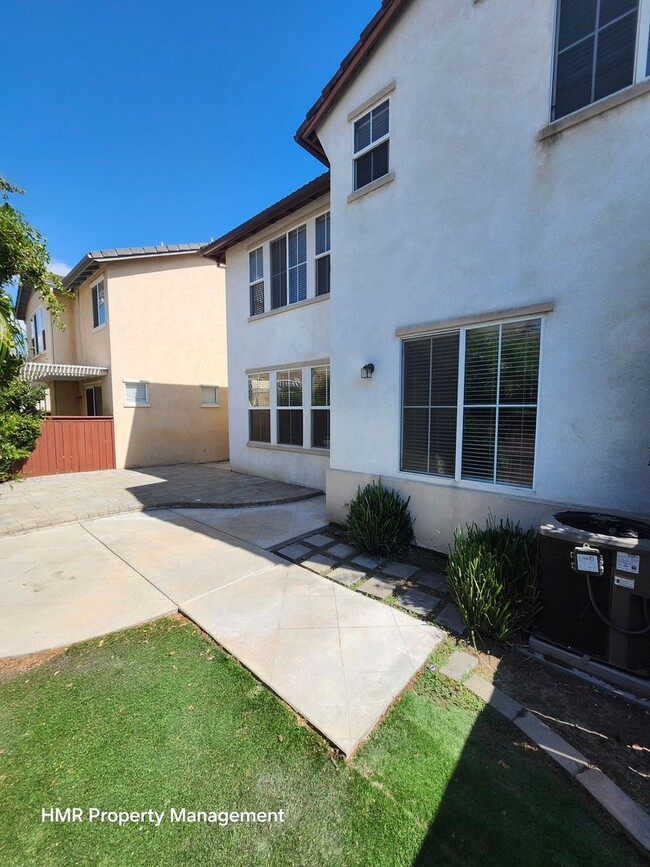 Building Photo - Gorgeous single family home in Chino