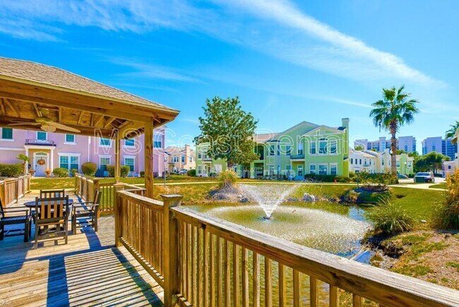 Building Photo - 2252 Beach Dr