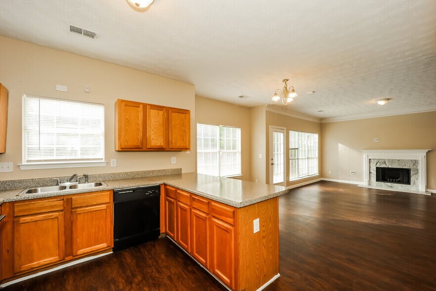 Building Photo - 8639 Glendevon Ct
