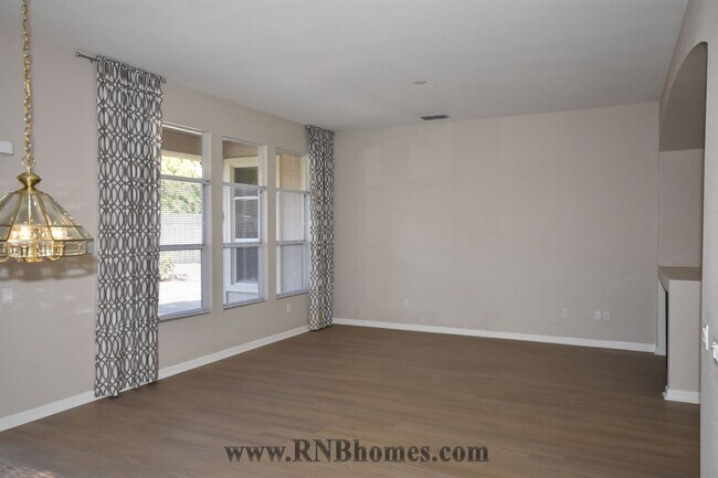 Building Photo - 408 Angelrock Ct