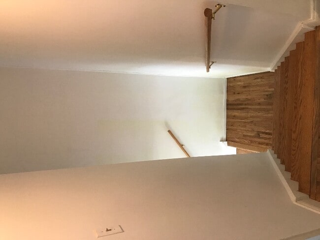 Building Photo - 1908 Silver Ct