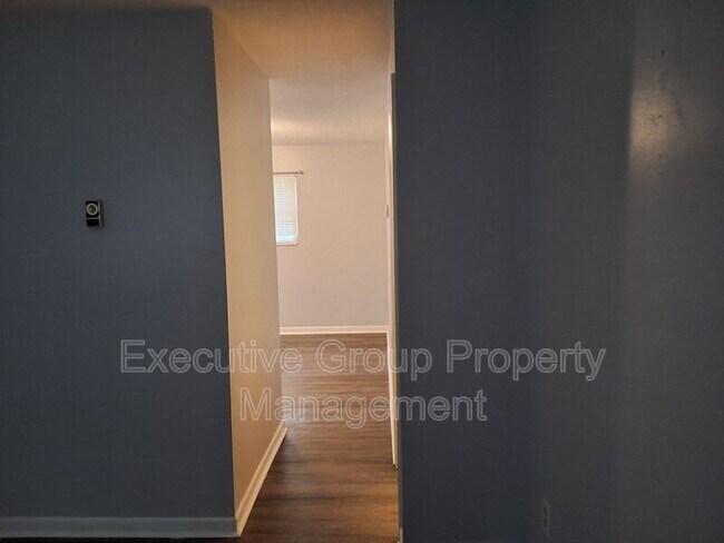 Building Photo - 1140 Evelyn Dr