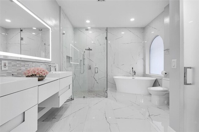 Building Photo - 15822 SW 140th St