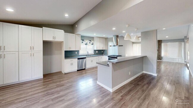 Building Photo - Beautifully Updated 3BR/2BA Single-Family Home in Rancho Cucamonga-Not a single step!