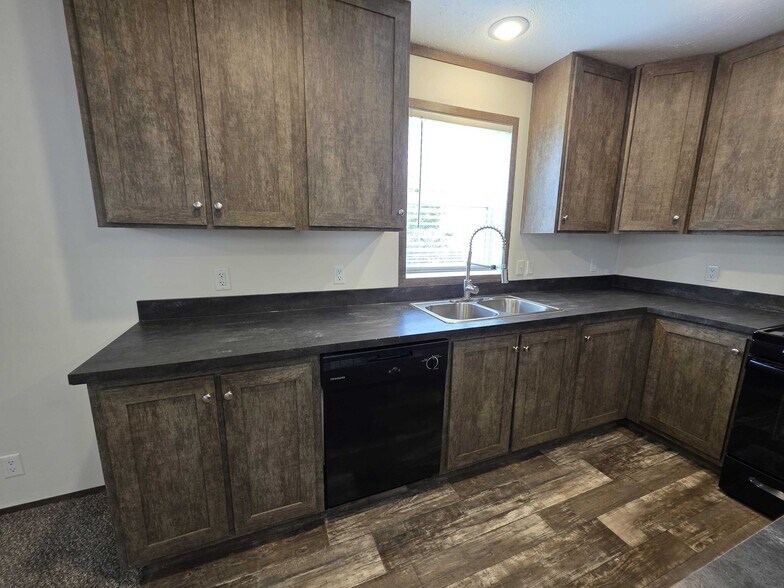 Building Photo - 3648 Chestnut St