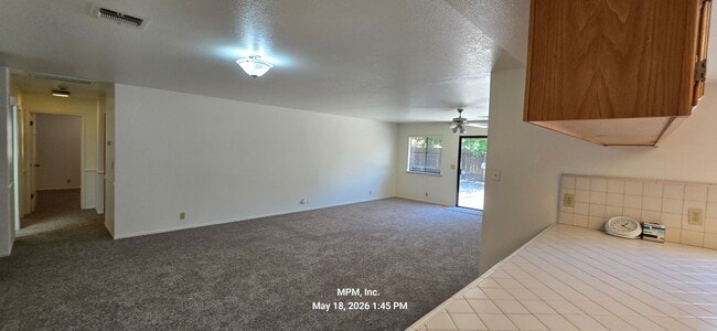Building Photo - 3 bedroon 2 bath home