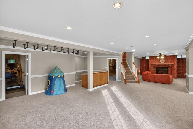 Building Photo - 401 Hilton Head Ct