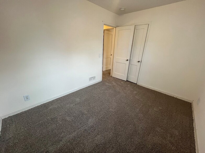 Building Photo - 152 Rodney Ct