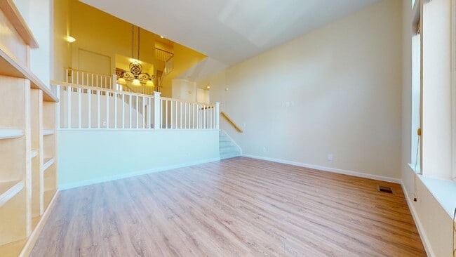 Building Photo - 123 Warbler Ln