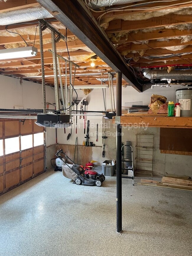 Building Photo - 4186 Nowata Dr NE