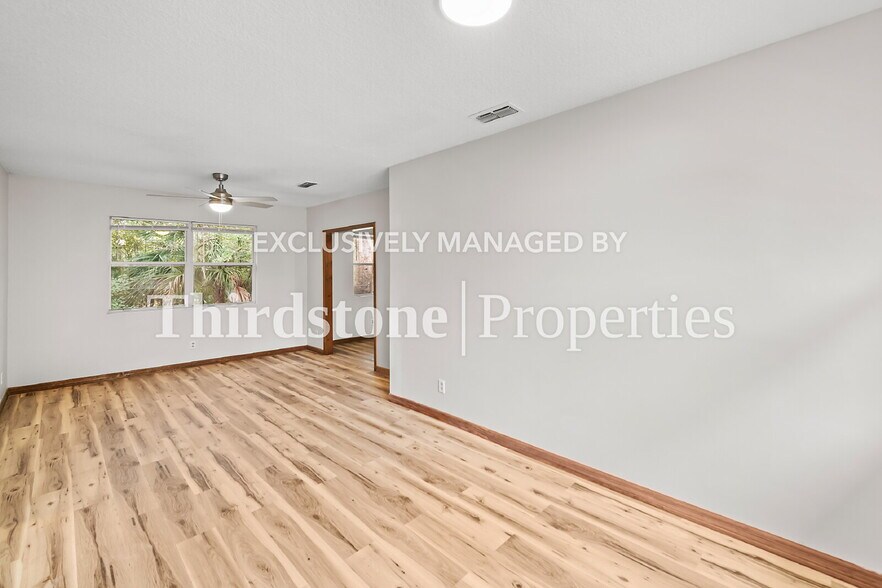 Building Photo - 345 W 40th St