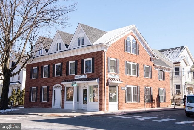 Primary Photo - 205 Nassau St