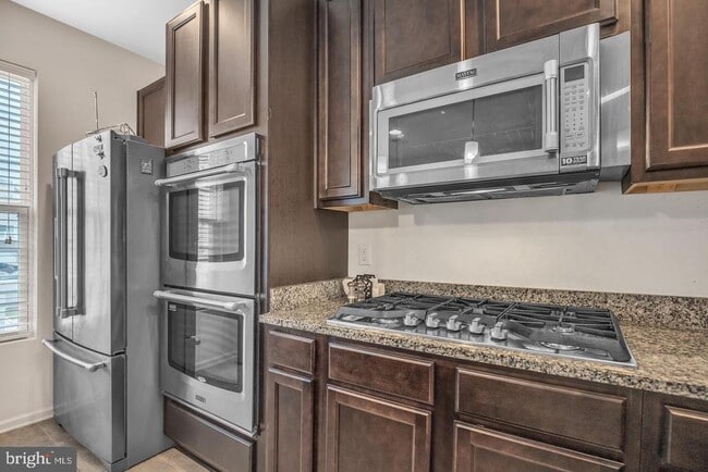 Building Photo - 1601 Wesbourne Dr