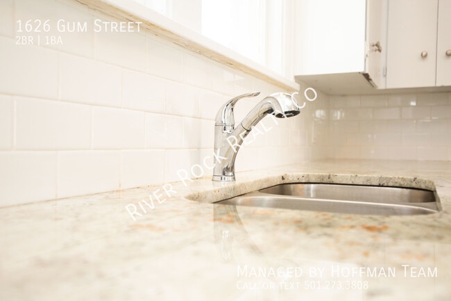 Building Photo - 1626 Gum St