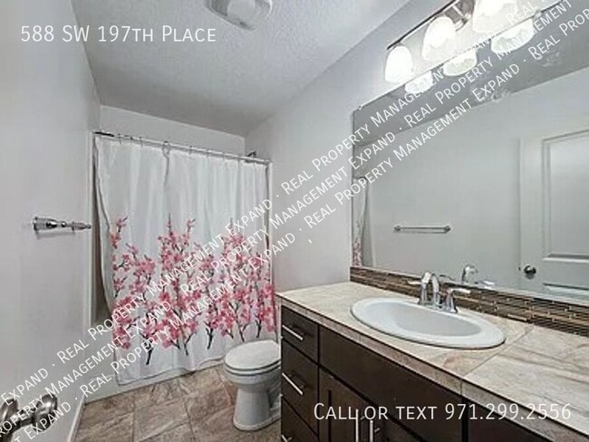 Building Photo - 588 SW 197th Pl