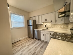 Building Photo - 72 Stewart St