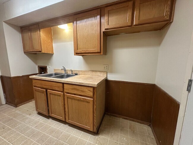 Building Photo - 4000 Acree St