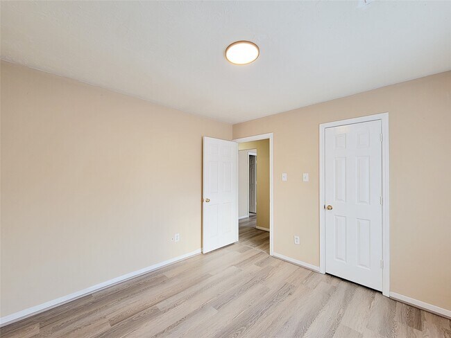 Building Photo - 4626 Jaymar Dr