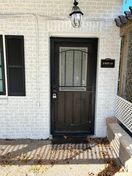 Building Photo - 1308 E Washington Ave