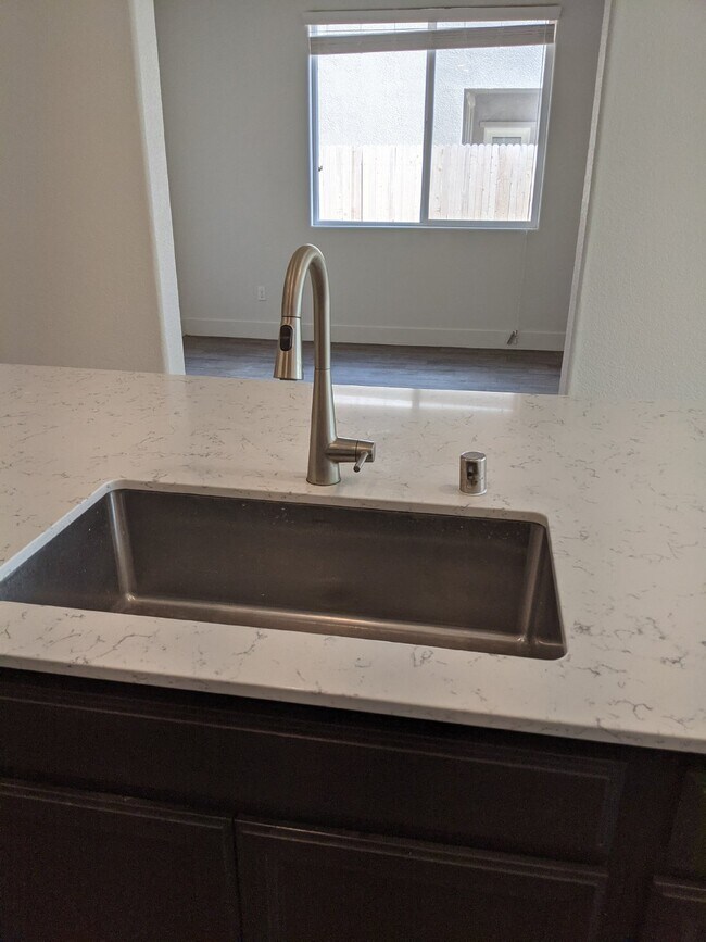 Building Photo - 2312 Vaca Way