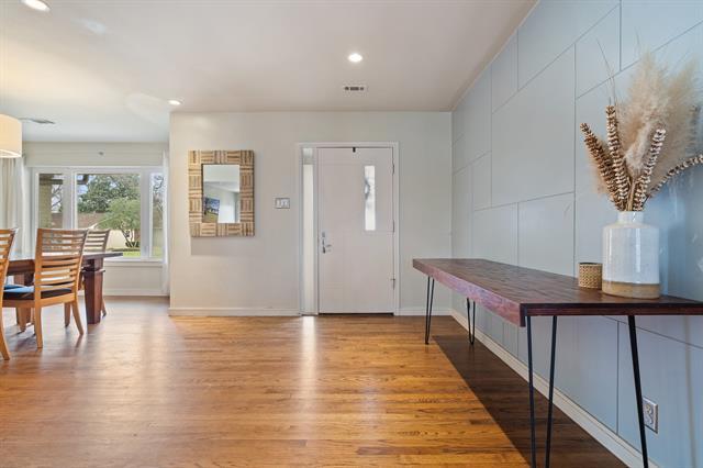 Building Photo - 7418 Fenton Dr