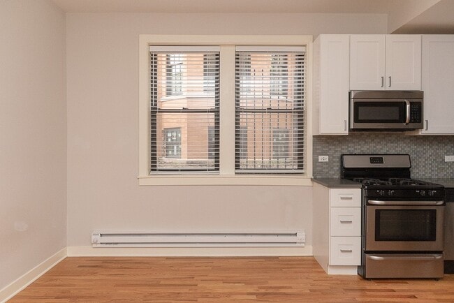 Building Photo - 2425 N Kedzie Blvd