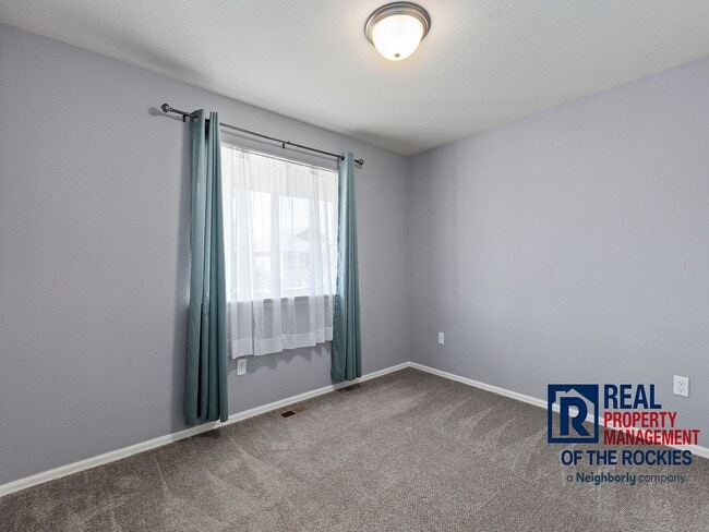 Building Photo - Beautiful, Well-Maintained Ranch Home in S...