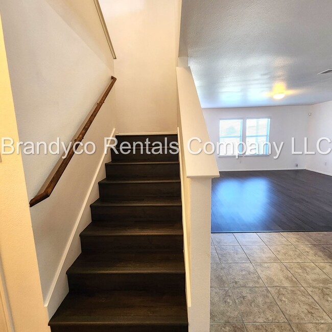 Building Photo - 411 Taurus Dr
