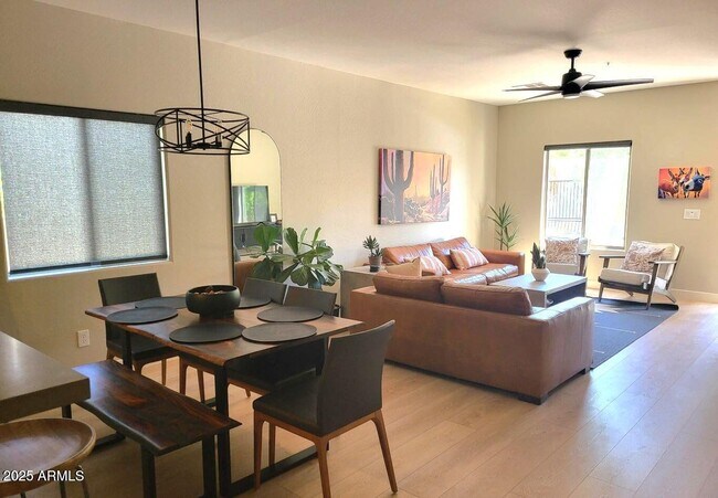 Building Photo - 6119 E Knolls Way N